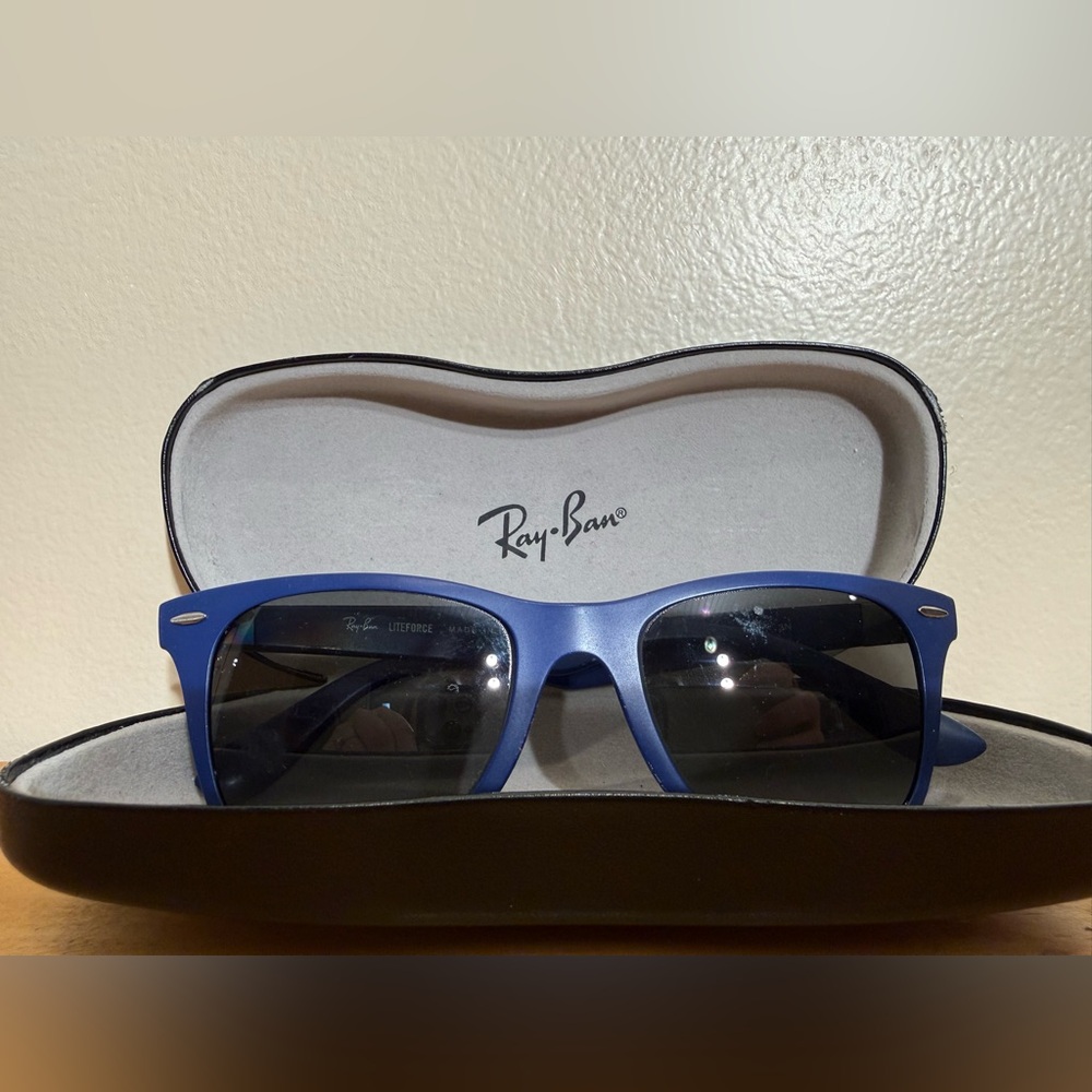 Ray Ban RB4195 6015/8G WAYFARER LITEFORCE Italy FRAME - Picture 4 of 13